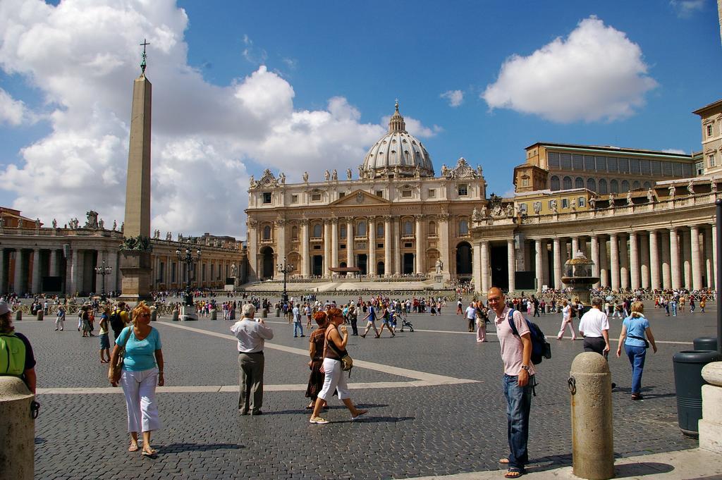 Vatican Heart Rome Bagian luar foto
